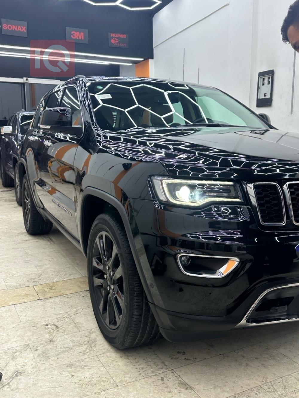 جیپ گراند شیرۆکی